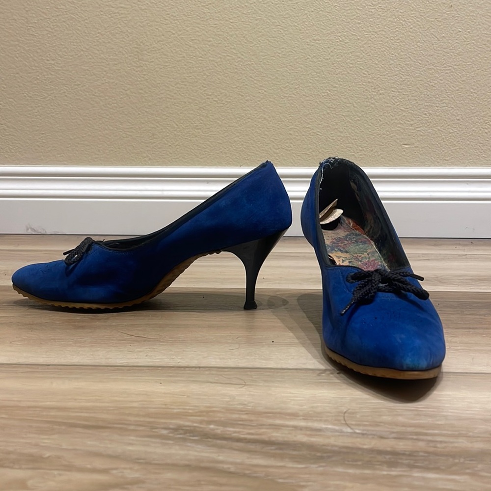 Vintage blue suede heels